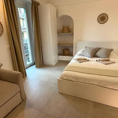 Centro Storico - Palazzo Manara - West * San Remo