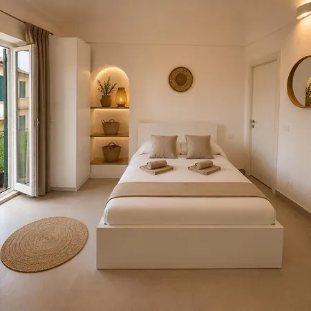 Centro Storico - Palazzo Manara - West 圣雷默